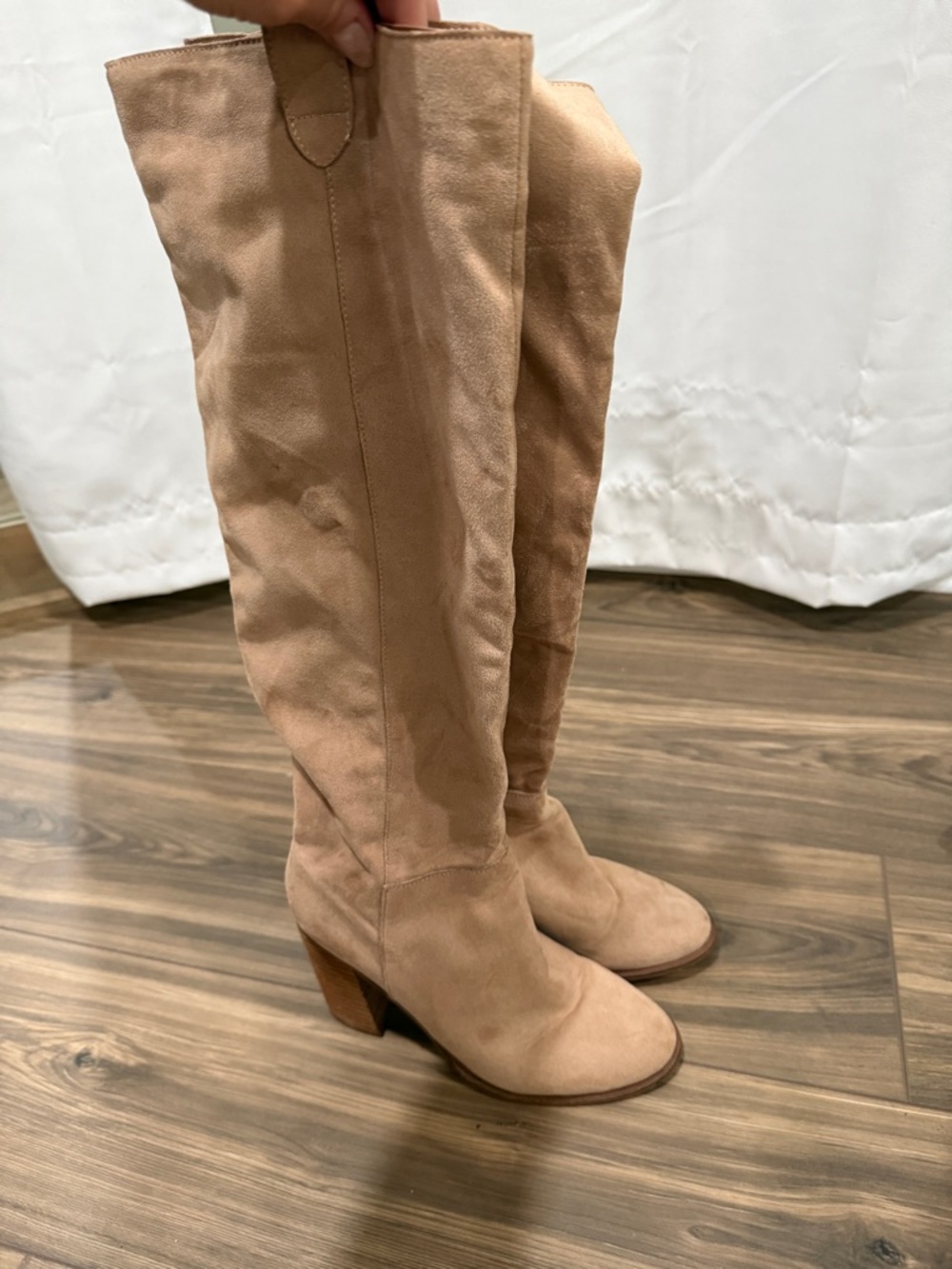 Women’s Knee-High Suede Boots in Beige - Classic Neutral Style